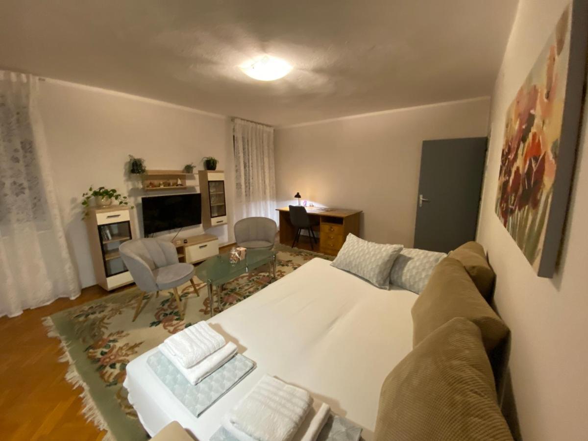 Colapis- Self Check In, Free Parking, Premium Location! Apartment *